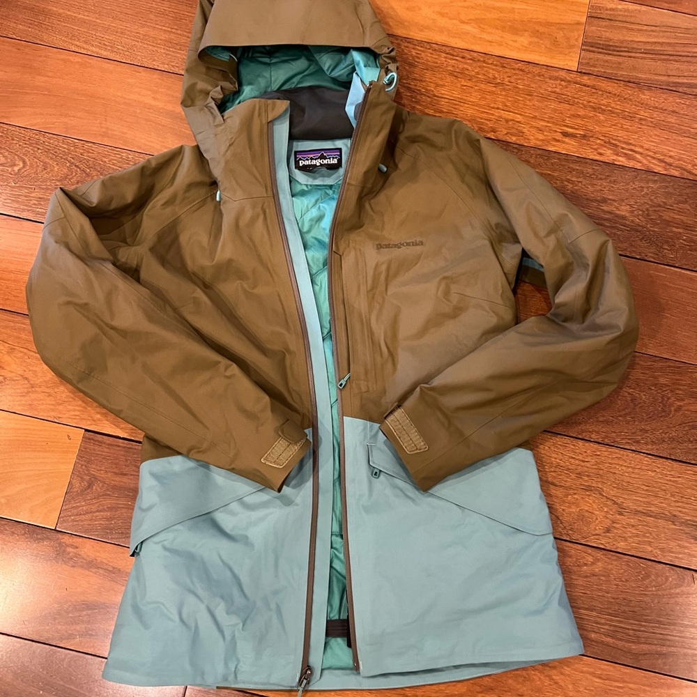 Patagonia women’s size small snow belle jacket
